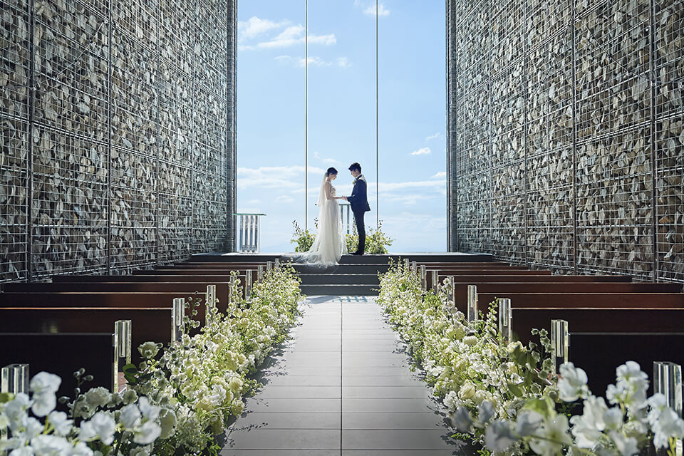 神戸港を一望する空と海のウエディング──SOLA KOBEの魅力と神戸らしさを活かした結婚式